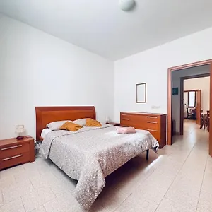  Appartamento Casa Con Giardino E Accesso Indipendente Italia